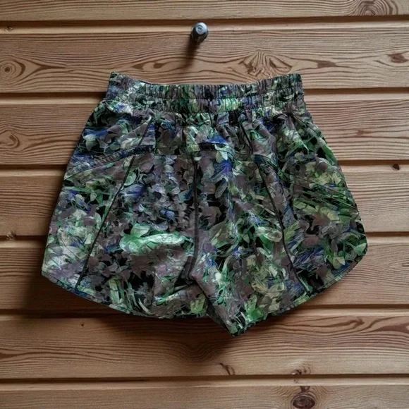 Women’s Lululemon High Waisted Running Shorts! ! Size 6! - Picture 2 of 7